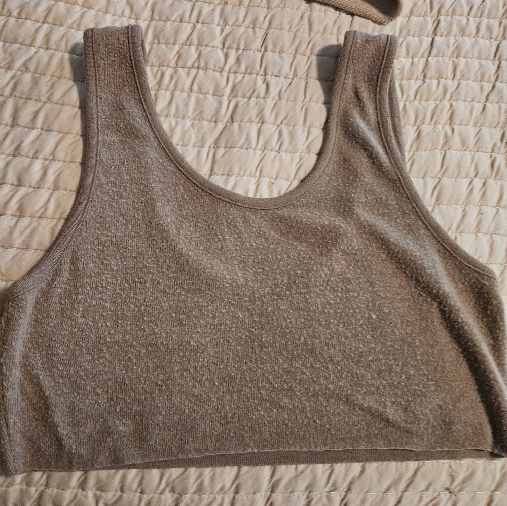 Alo yoga cropped sports bra cover top